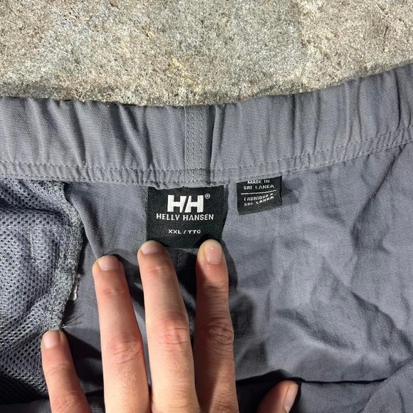 Grey Helly Hansen sportswear shorts - Picture 4 of 7